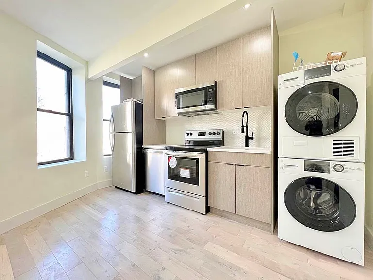 2112 Regent Pl #2W — Photo 2