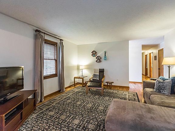 4th image of 375 Timberlake Dr