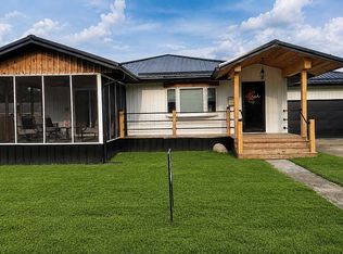 726 Middle St, Belpre, OH 45714