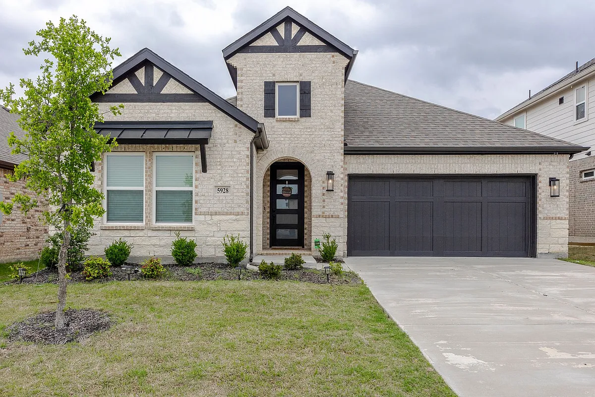 Building Photo - 5928 Mustang Creek Ln