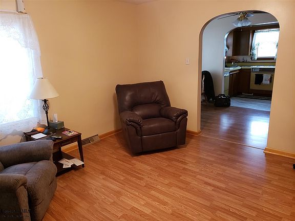 5th image of 727 Medill Ave