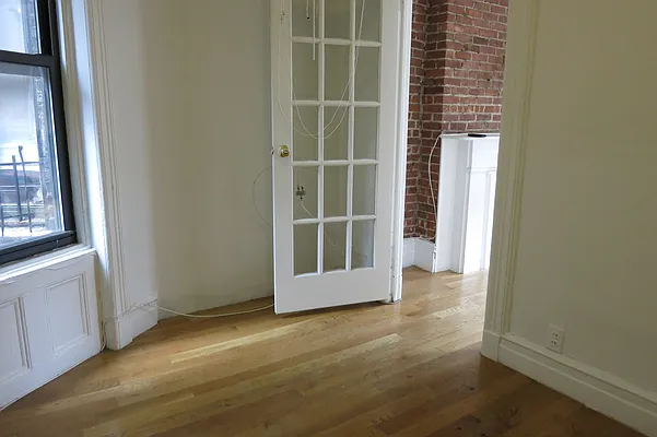 Rented by Manhattan Best Realty, Inc. | media 6