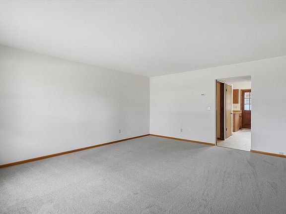 5th image of 2017 Woodburn ROAD Unit B