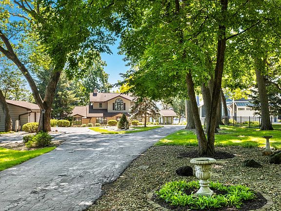 5th image of 352 Forest Ave