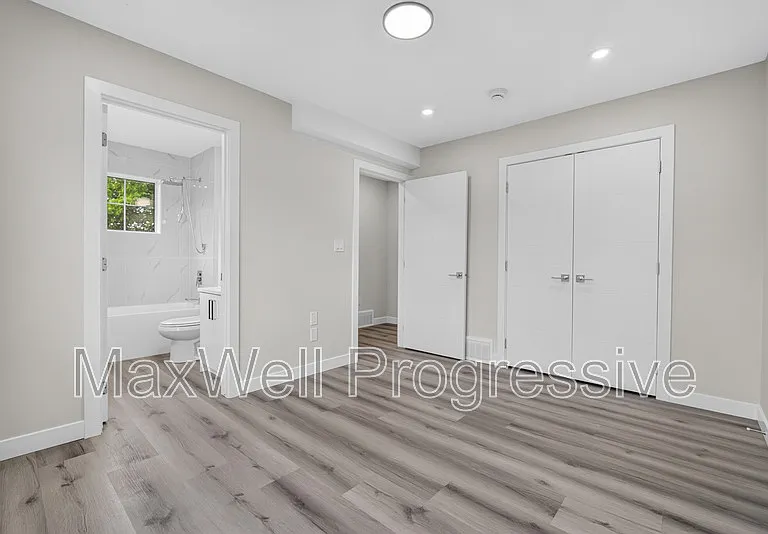 10821 112th St NW #1 — Photo 21