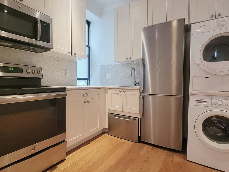 242 W 109th St #1C — Photo 8