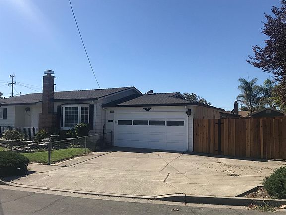 3rd image of 35577 Garrone Pl