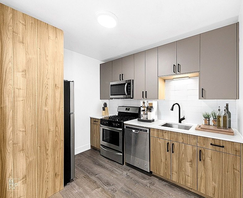 Virtually Staged - Renovated - Kitchen
