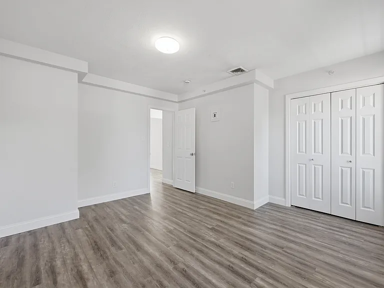 111 Laurel Ct #3 — Photo 8