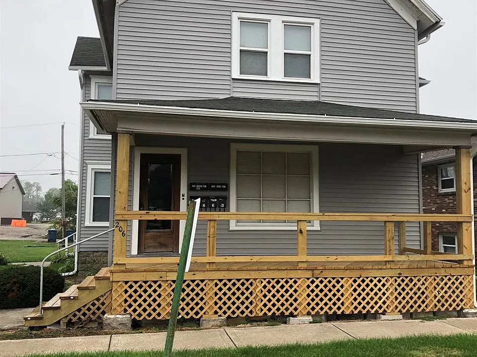206 E Benton St #3