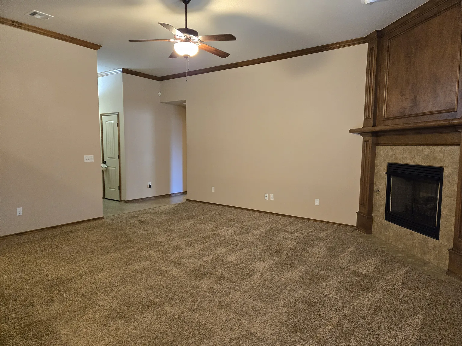 4 bed, 1647 sqft, $1,700 — Photo 3