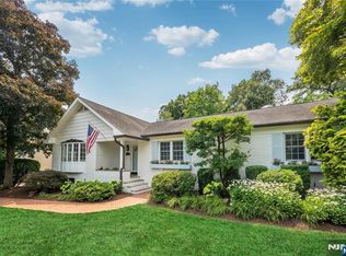 110 Ackerman Ave, Ho-ho-kus, NJ 07423