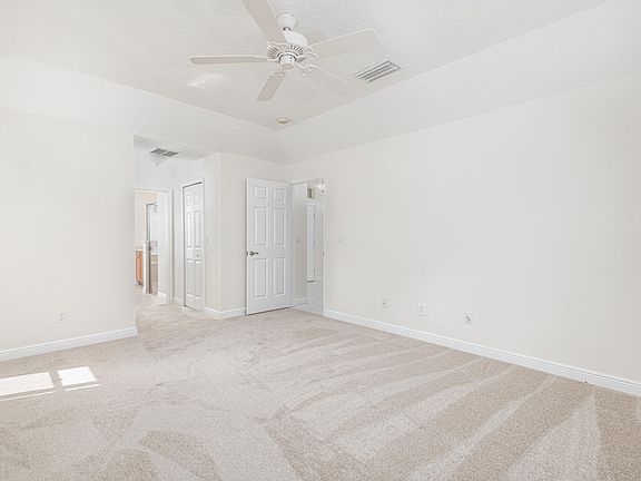5th image of 2417 SE Carpenter St