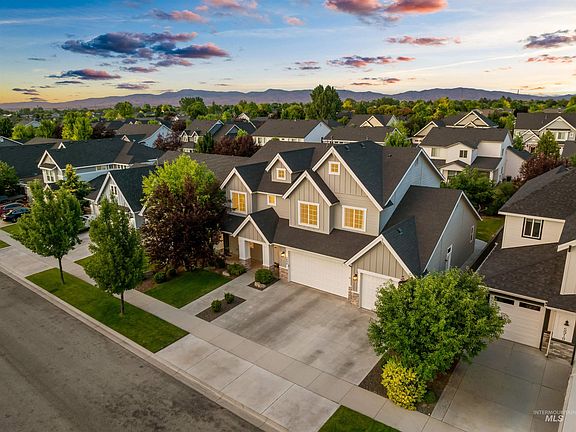 4th image of 5898 S Ashcroft Way