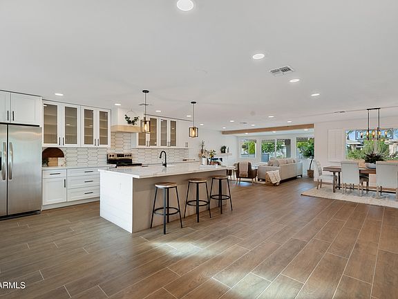 3rd image of 10518 W Cumberland Drive