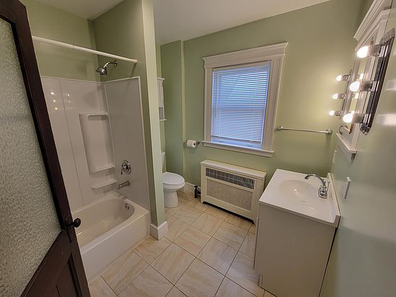 4th image of 18 Dennison Ave #2