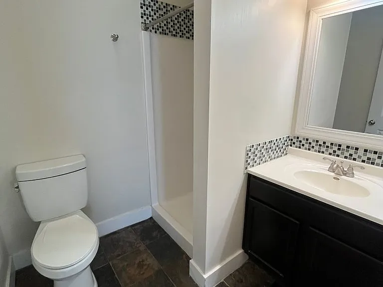 703 N Walnut St — Photo 14