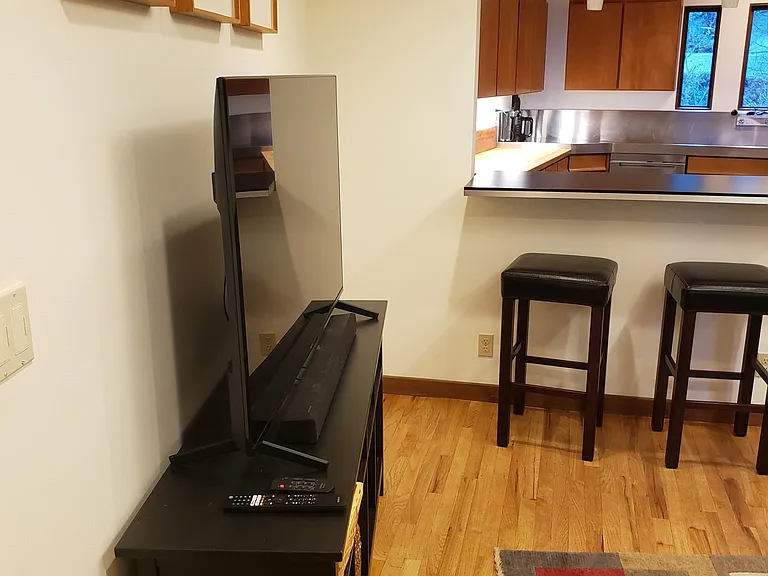 4808 E Mercer Way — Photo 6