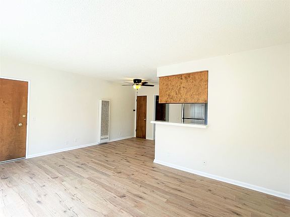 3rd image of 3906 Inglewood Blvd APT 10