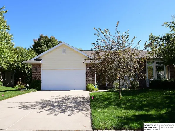 13820 Sahler St, Omaha, NE 68164