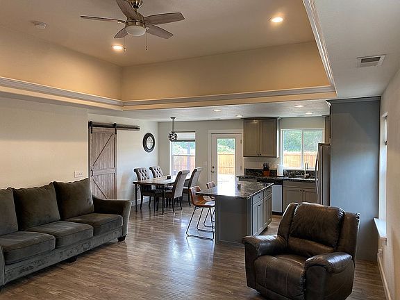 4th image of 165 Collins Rd