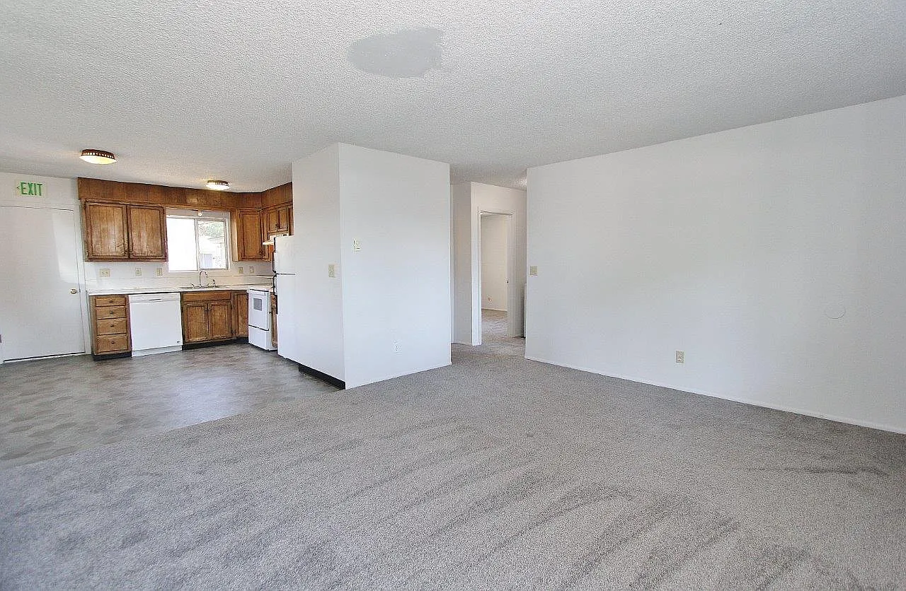 2 bed, 800 sqft, $1,325 — Photo 1