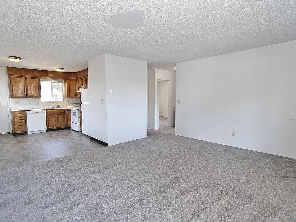 1505 E Beech St #1505