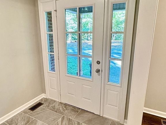 4th image of 720 Vaughan Rd