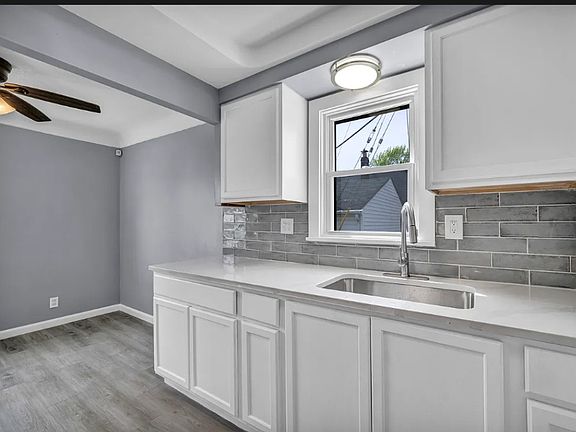 4th image of 11109 Langton Ave