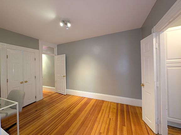5th image of 111 Woodstock St APT 3