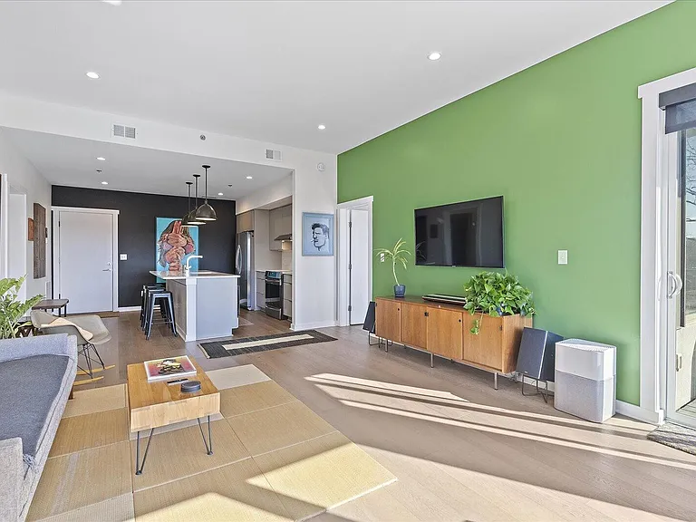 411 Fairpoint St #202 — Photo 10