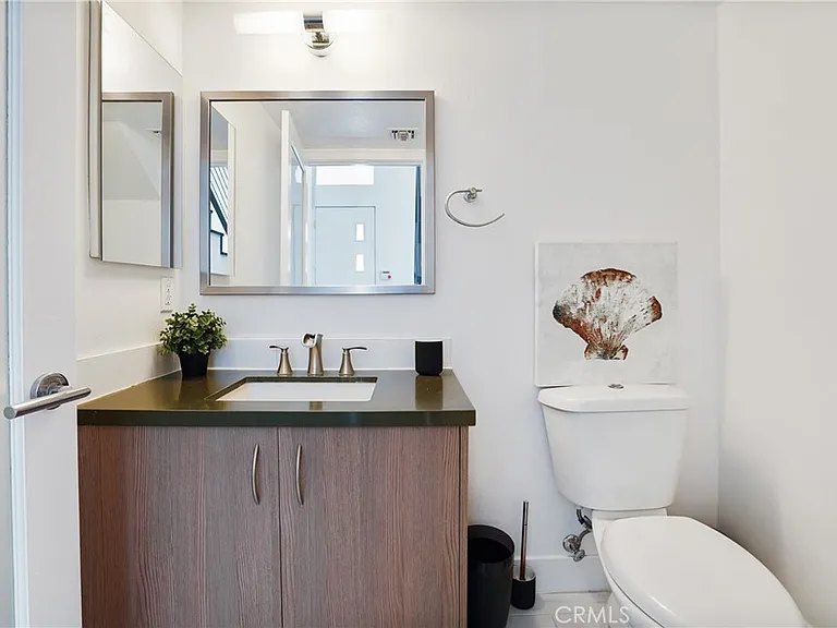 12837 Moorpark St #405 — Photo 15