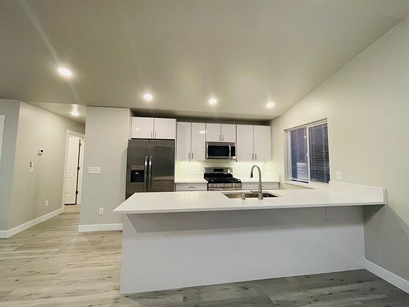 4th image of 6150 W Karen St #2-4