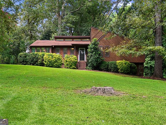 2nd image of 2656 Royal Oak Ct