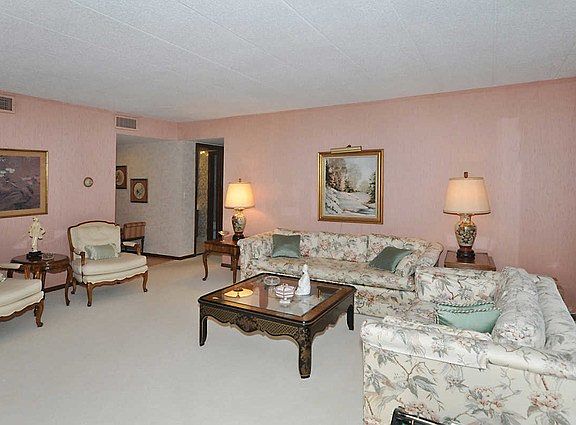 4th image of 901 Center St Unit 106