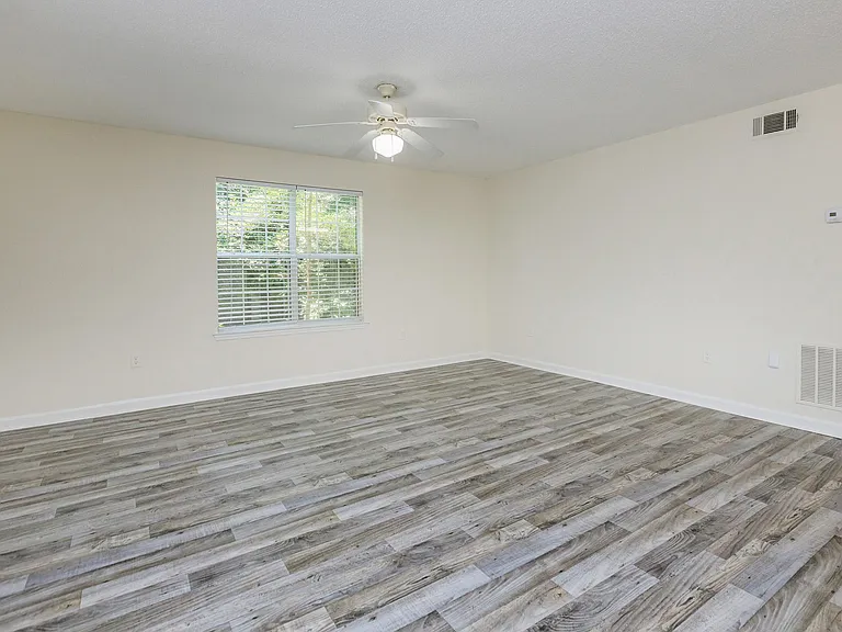 Baytree Condominiums — Photo 19