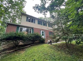 232 Chipperfield Dr, Effort, PA 18330
