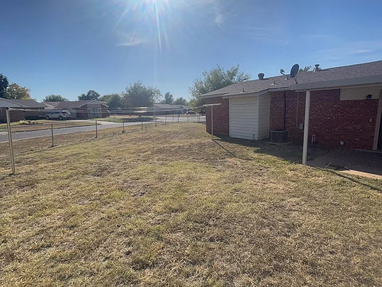 2100 Queensbury Rd — Photo 18