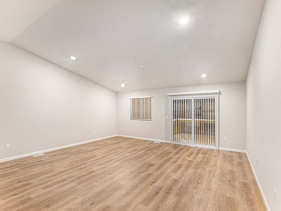 5th image of 11330 Foxway Dr