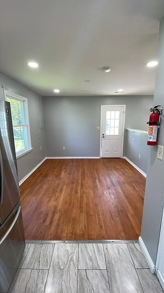 3 bed, 1056 sqft, $1,995 — Photo 4