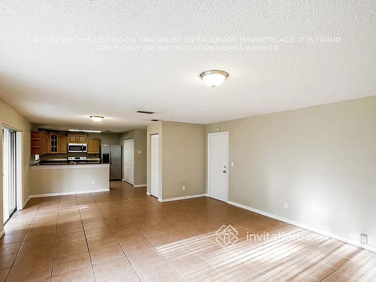 2300 SW 106th Ave — Photo 9
