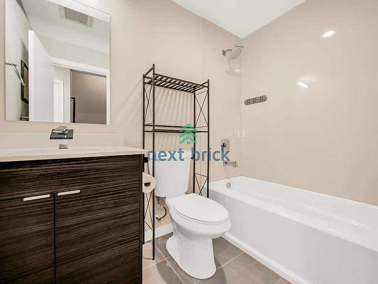 8841 Midvale Ave N #C — Photo 15