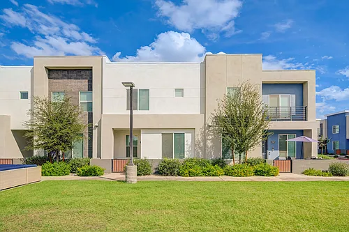BB Living Val Vista Photo 1