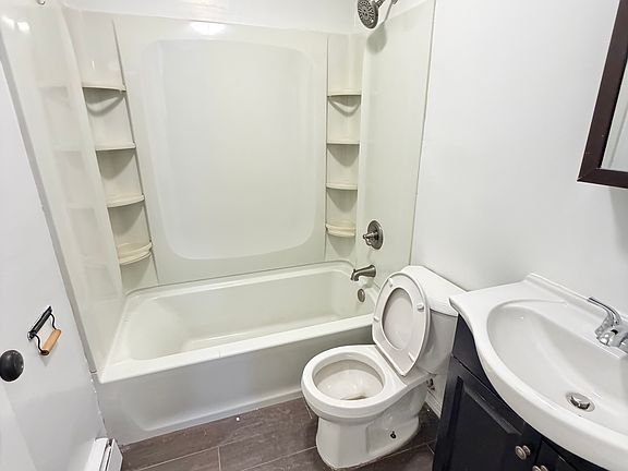 4th image of 60 Van Duzer St Floor 1