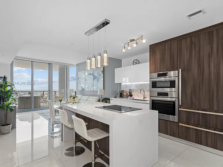851 NE 1st Ave #3900 — Photo 9