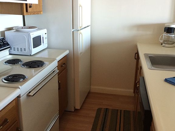4th image of 39 W Grand Ave APT 330