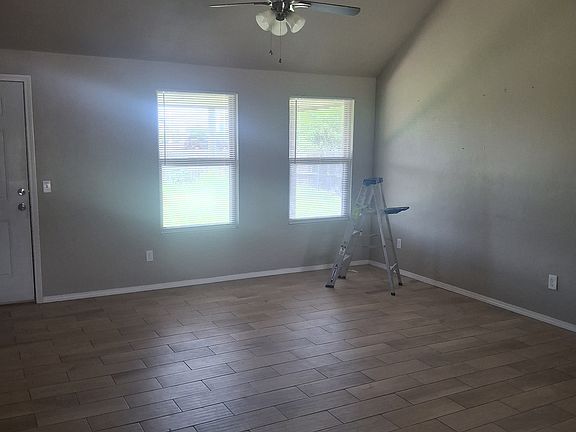 4th image of 721 S Howard Ave