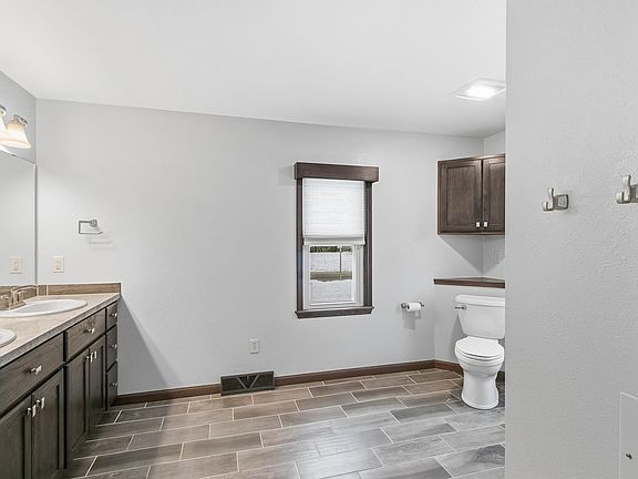5th image of 1325 Josephine St