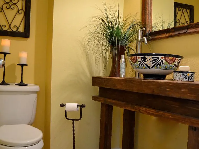 Downstairs half-bath