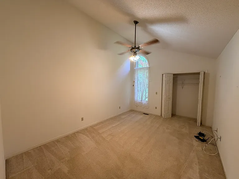 106 Fairhaven Dr — Photo 11